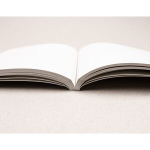 Notizbuch A5 Querformat „Blanko“ – Kreativ quer gedacht auf Recyclingpapier--werky